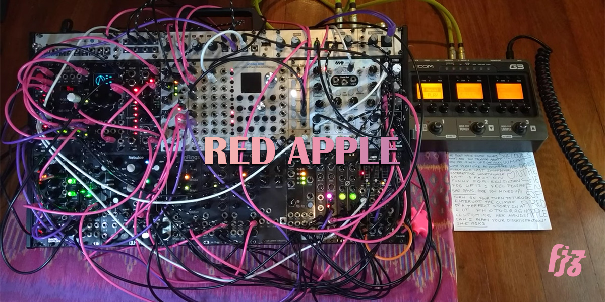 Tommy ใช้โมดูลาร์สร้างงานอิเล็กทรอนิกที่ทั้งเท่ และฟรุ้งฟริ้ง ใน Red Apple